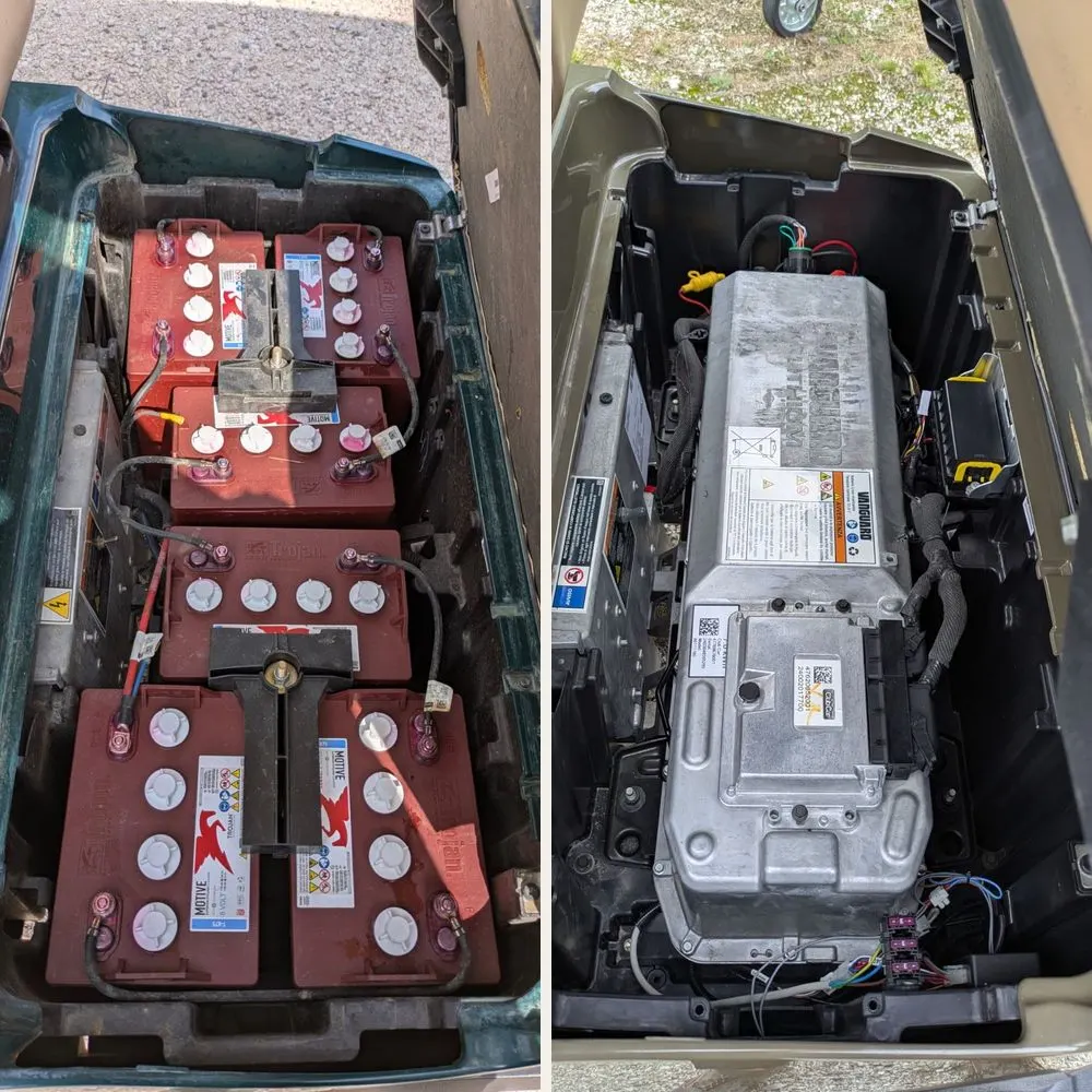 Due vani batterie di golf cart a confronto: a sinistra sei batterie al piombo collegate in serie, a destra un unico pacco al litio.